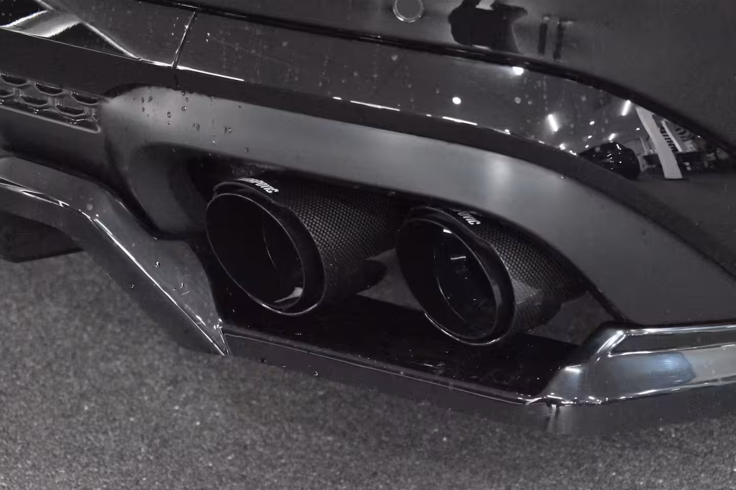 Audi Q8 60 TFSI e Quattro S-Line Competition 490pk | AKRAPOVIC | ACHTERASBESTURING