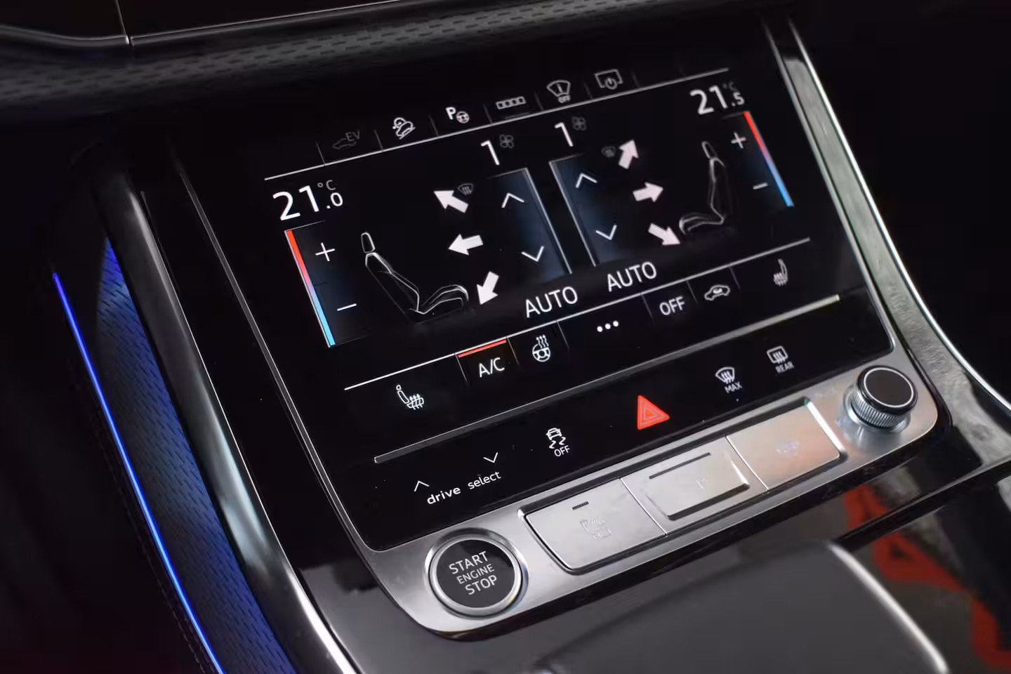 Audi Q8 60 TFSI e Quattro S-Line Competition 490pk | AKRAPOVIC | ACHTERASBESTURING