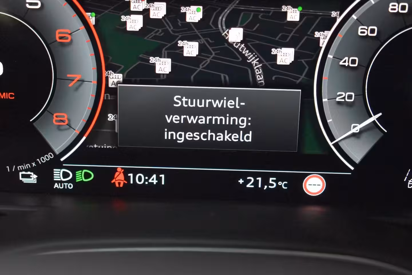 Audi Q8 60 TFSI e Quattro S-Line Competition 490pk | AKRAPOVIC | ACHTERASBESTURING