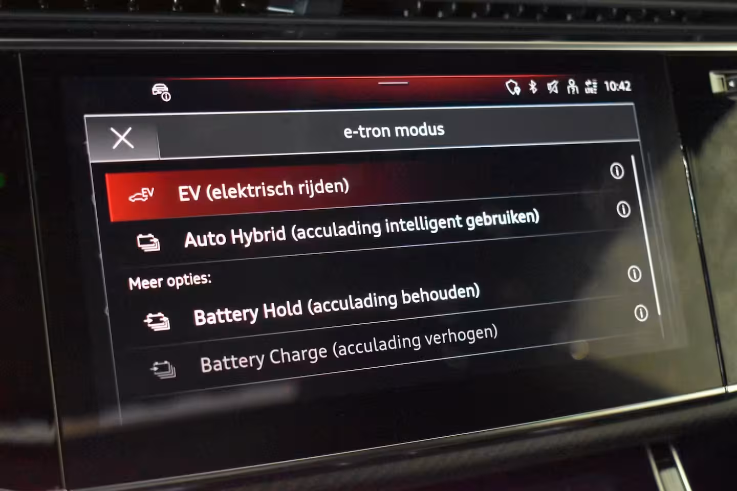 Audi Q8 60 TFSI e Quattro S-Line Competition 490pk | AKRAPOVIC | ACHTERASBESTURING