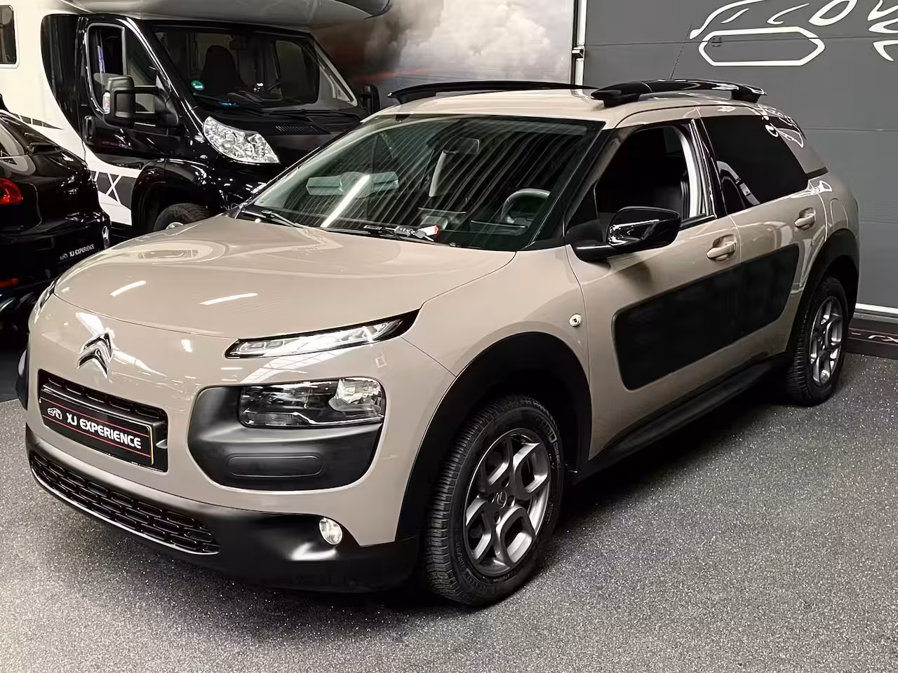 Citroën C4 Cactus 1.2 VTi Shine AIRCO NAVI CAMERA NAP CRUISECONTROL