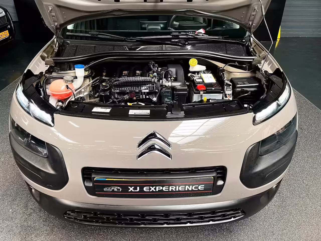 Citroën C4 Cactus 1.2 VTi Shine AIRCO NAVI CAMERA NAP CRUISECONTROL