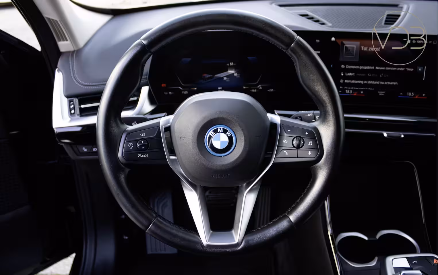 BMW iX1 xDrive30 SOH 93% Launch Edition 67 kWh Origineel NL
