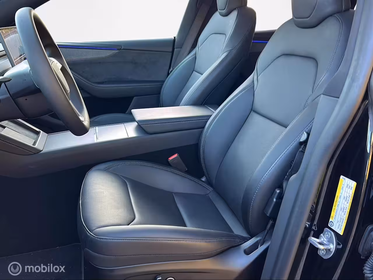 Tesla Model Y Premium Long Range Dual Motor / BTW