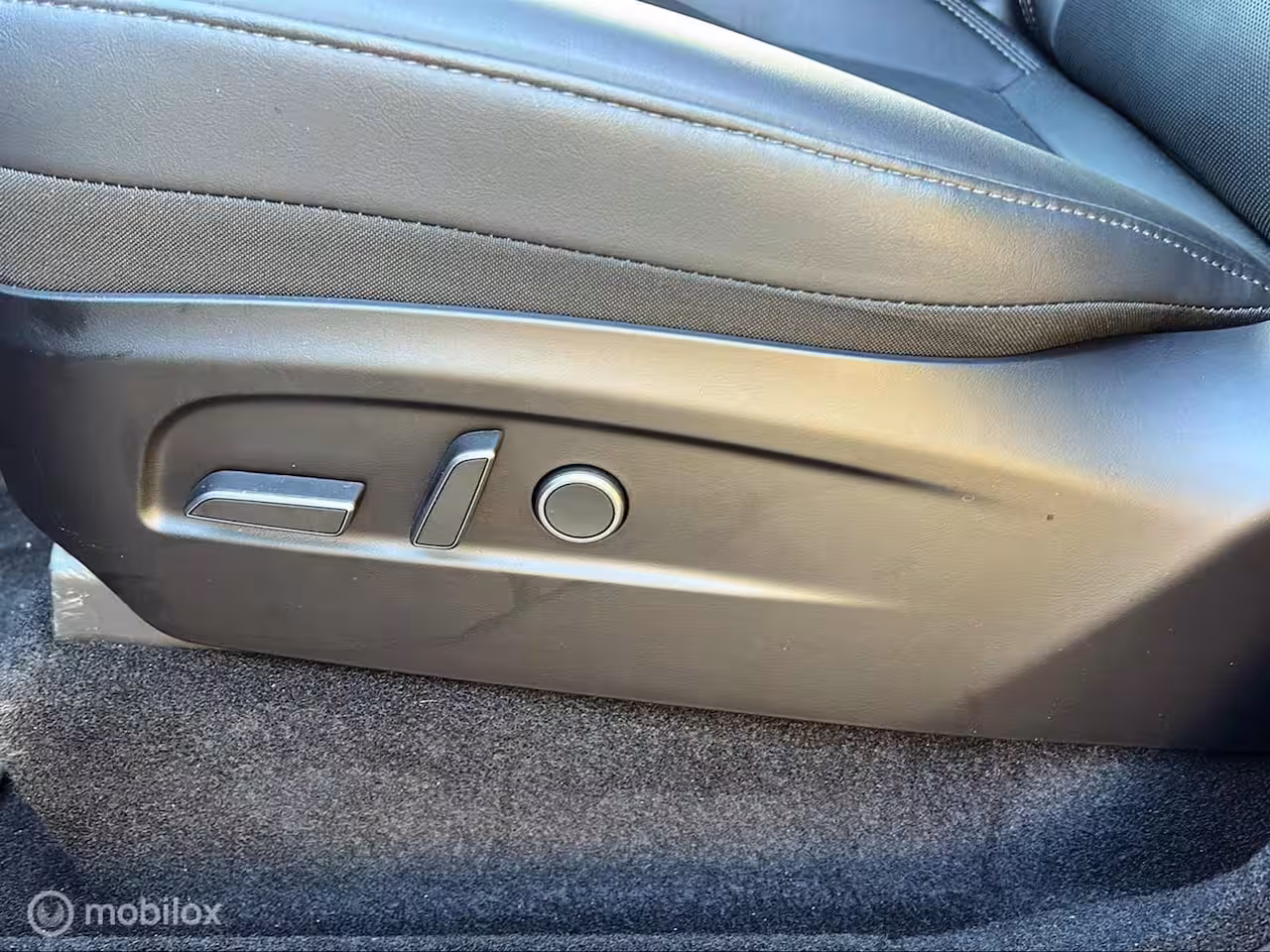 Tesla Model Y Premium Long Range Dual Motor / BTW