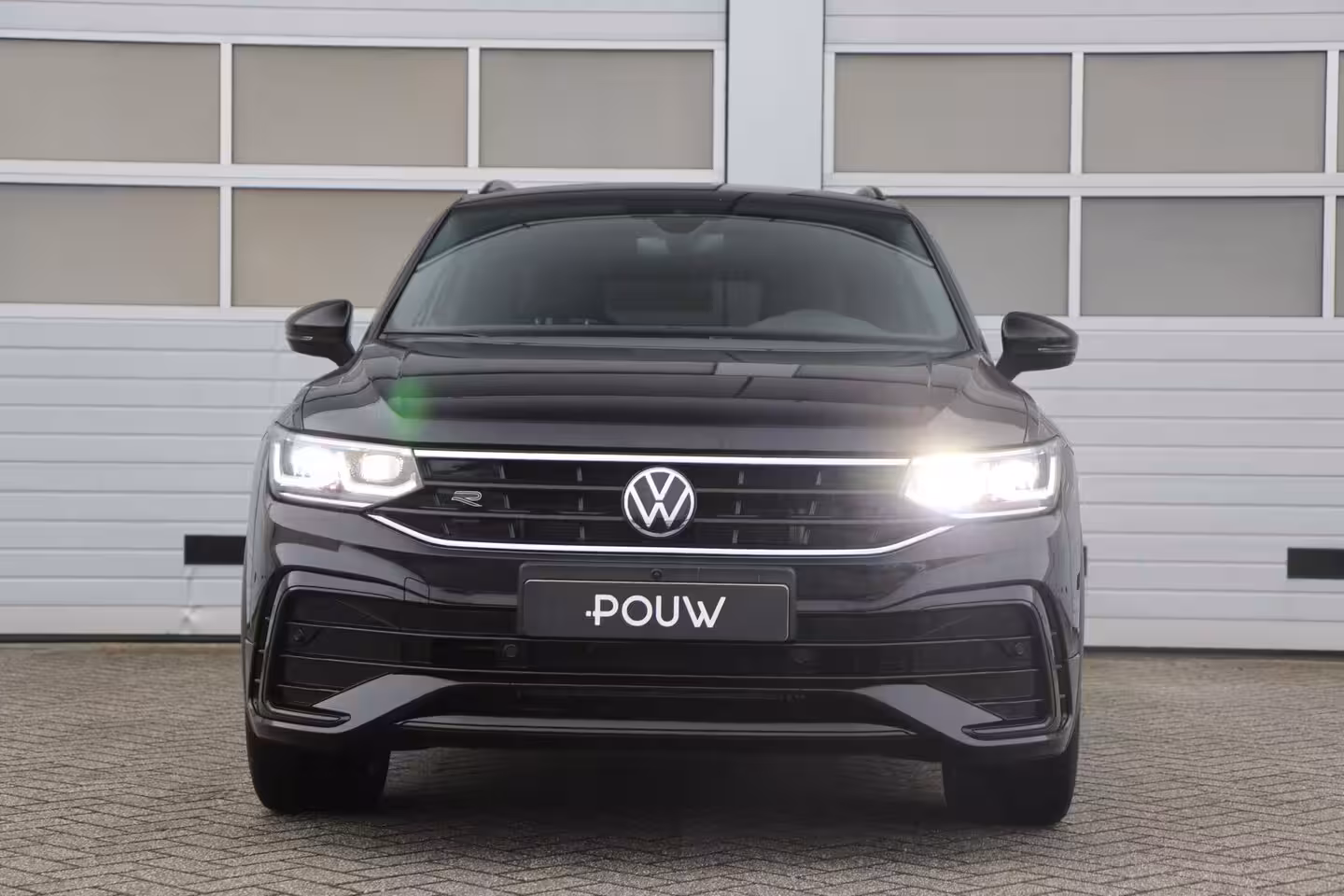 Volkswagen Tiguan 1.4 TSI 245pk eHybrid R-Line Business+ | SoH 89% | Trekhaak | 360 Camera | Stoelverwarming