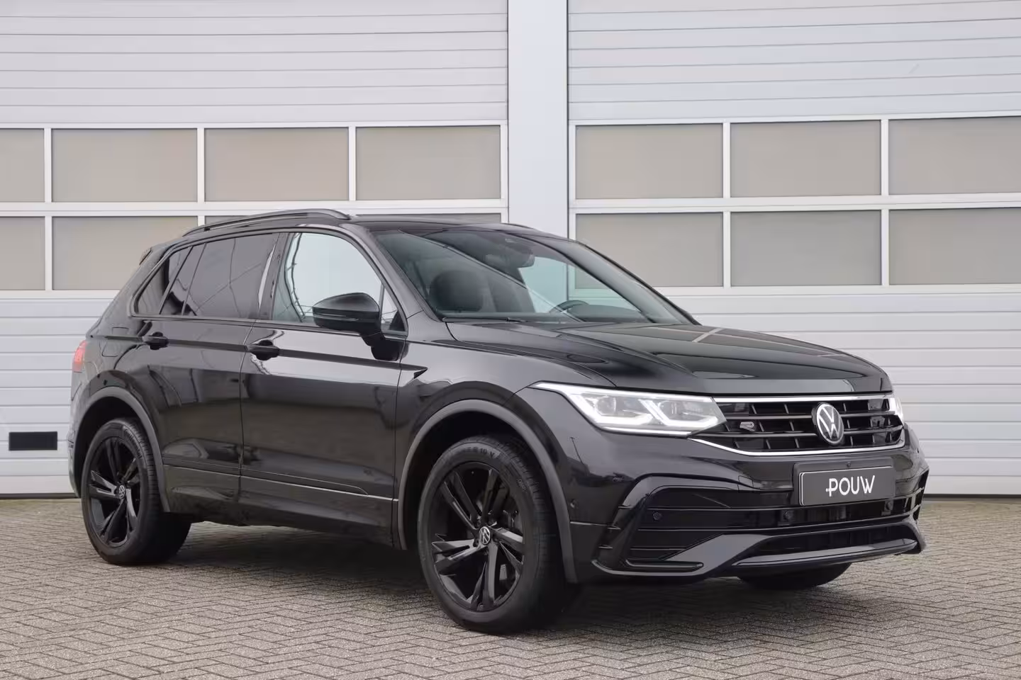 Volkswagen Tiguan 1.4 TSI 245pk eHybrid R-Line Business+ | SoH 89% | Trekhaak | 360 Camera | Stoelverwarming