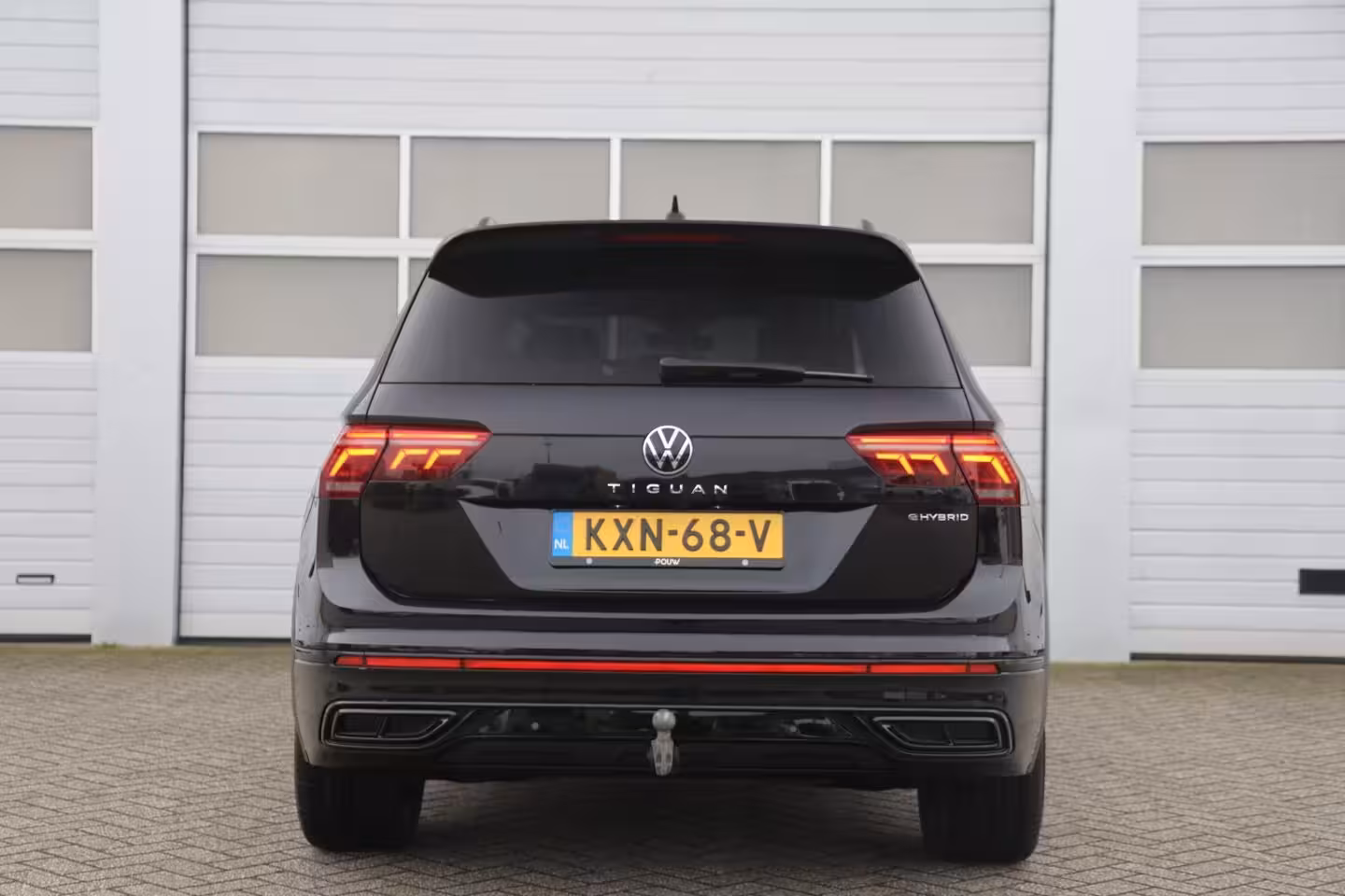 Volkswagen Tiguan 1.4 TSI 245pk eHybrid R-Line Business+ | SoH 89% | Trekhaak | 360 Camera | Stoelverwarming