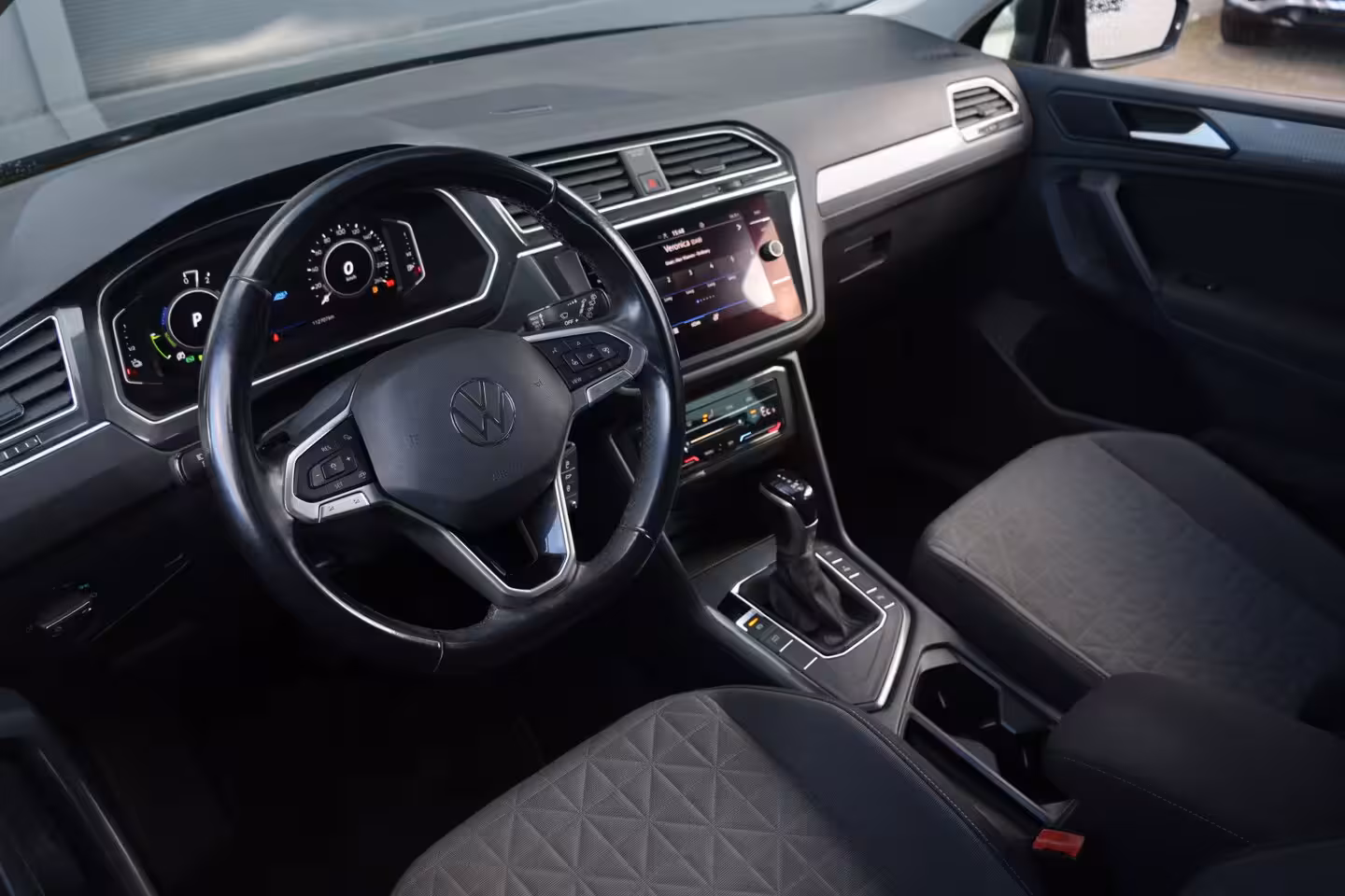 Volkswagen Tiguan 1.4 TSI eHybrid Life | ACC | Virtual Cockpit | LED |