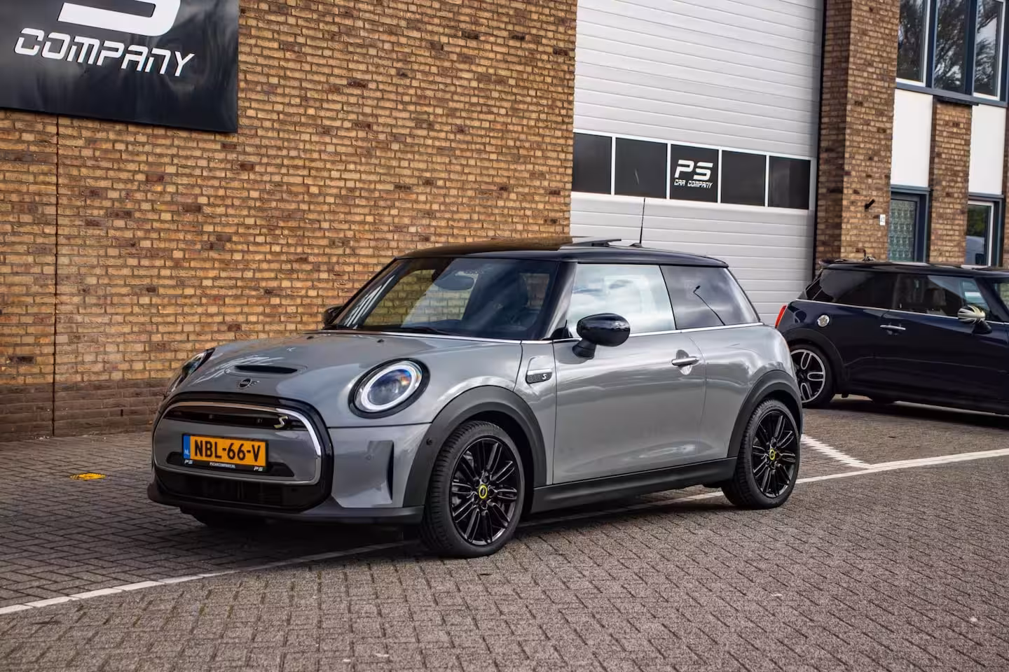 Mini Electric Classic Trim 33 kWh, SOH 94%, Pano, Leder, H&K