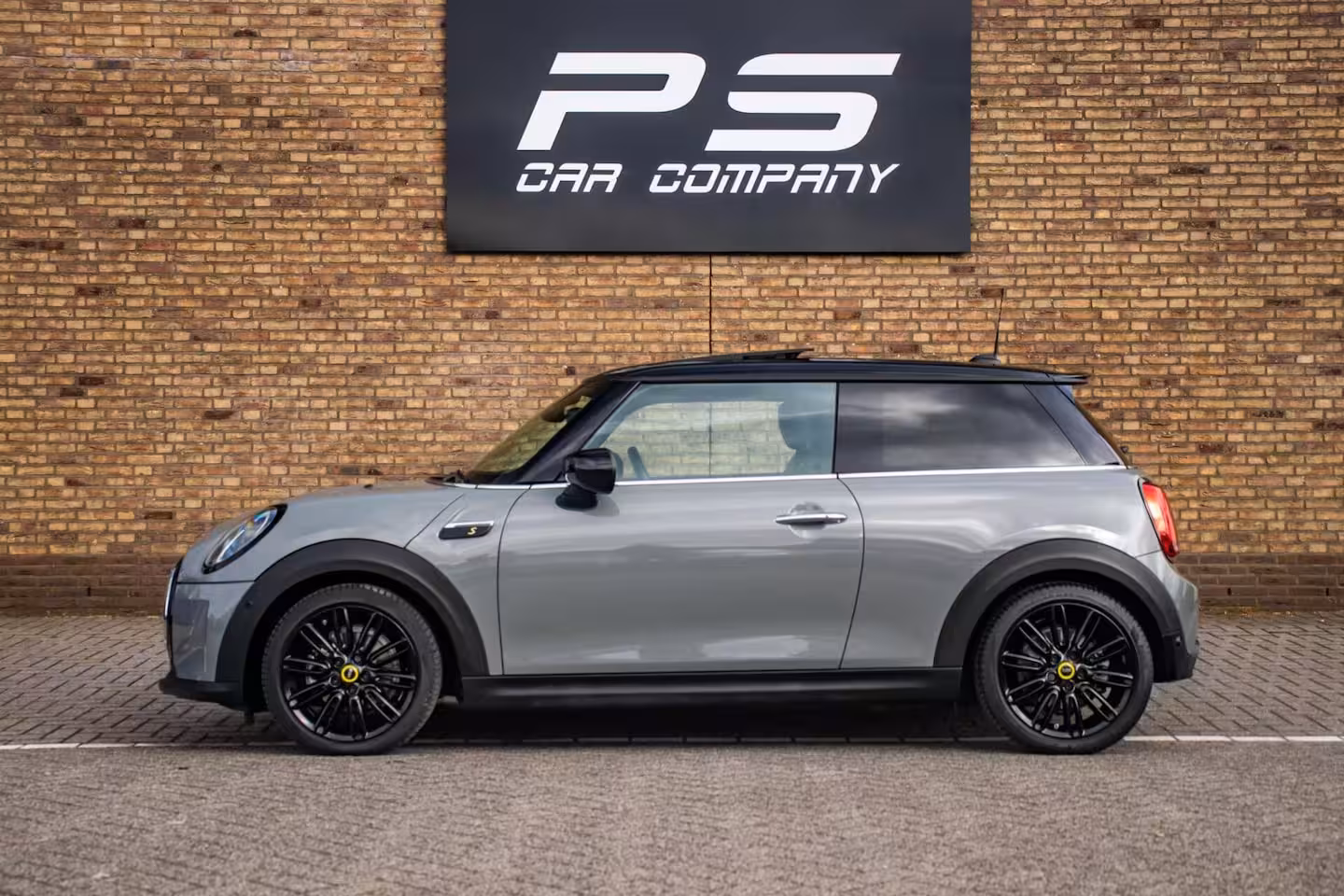 Mini Electric Classic Trim 33 kWh, SOH 94%, Pano, Leder, H&K