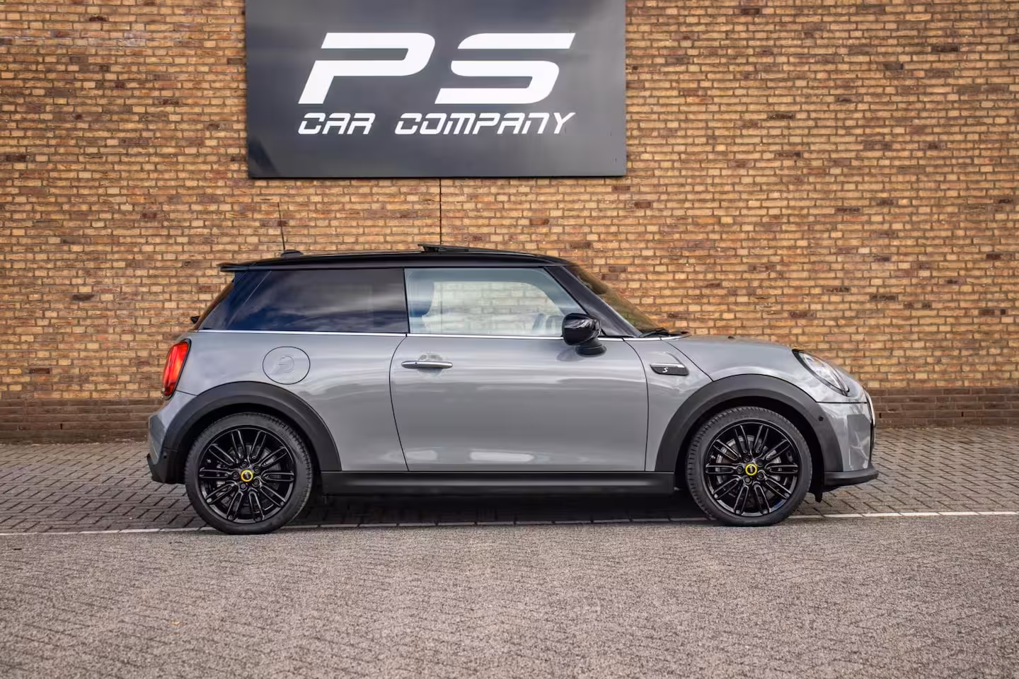 Mini Electric Classic Trim 33 kWh, SOH 94%, Pano, Leder, H&K