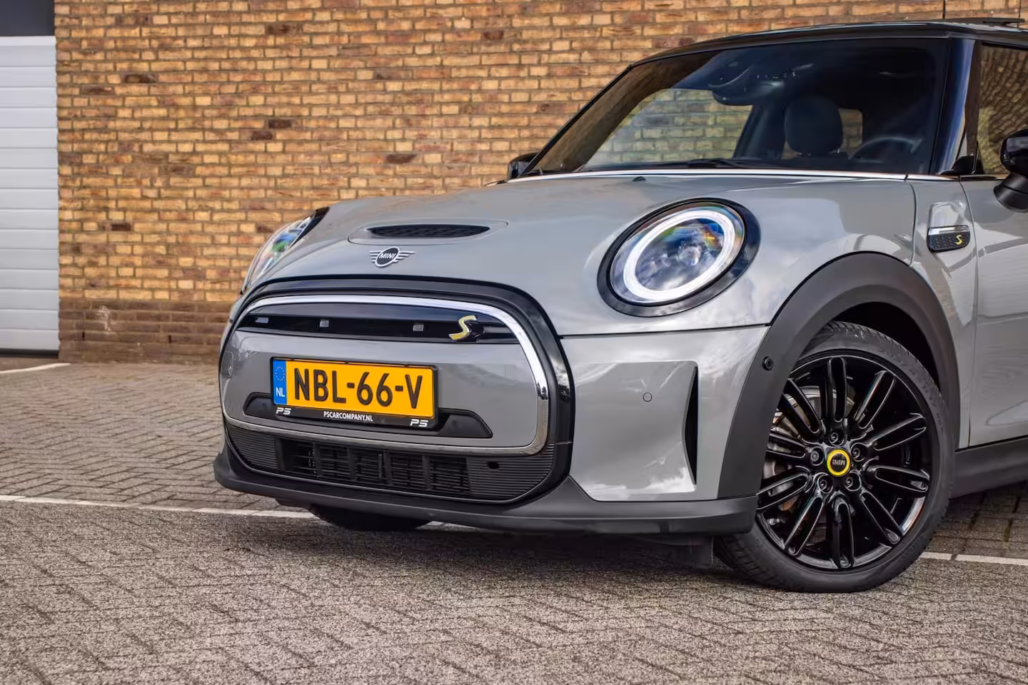 Mini Electric Classic Trim 33 kWh, SOH 94%, Pano, Leder, H&K