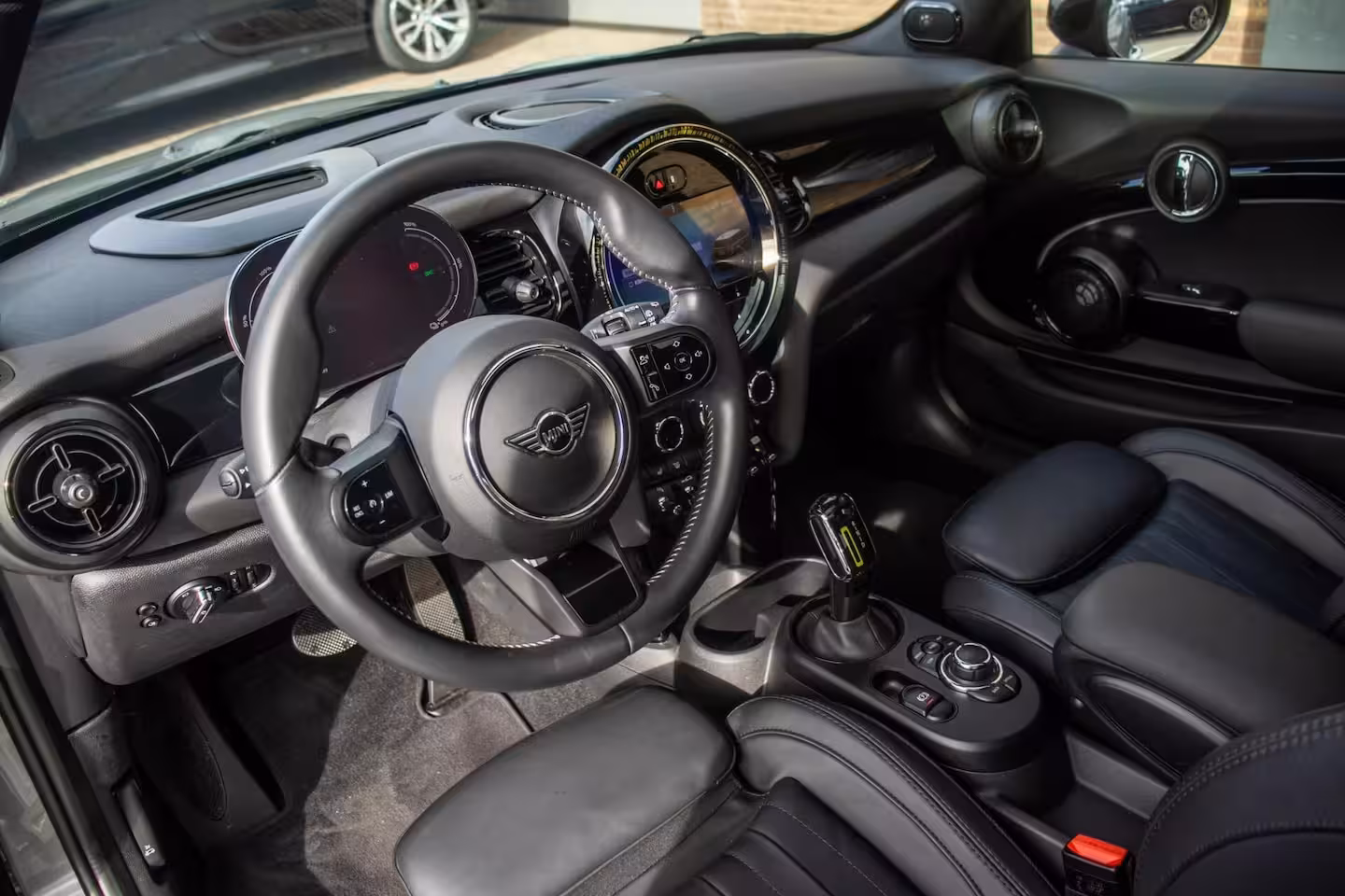 Mini Electric Classic Trim 33 kWh, SOH 94%, Pano, Leder, H&K