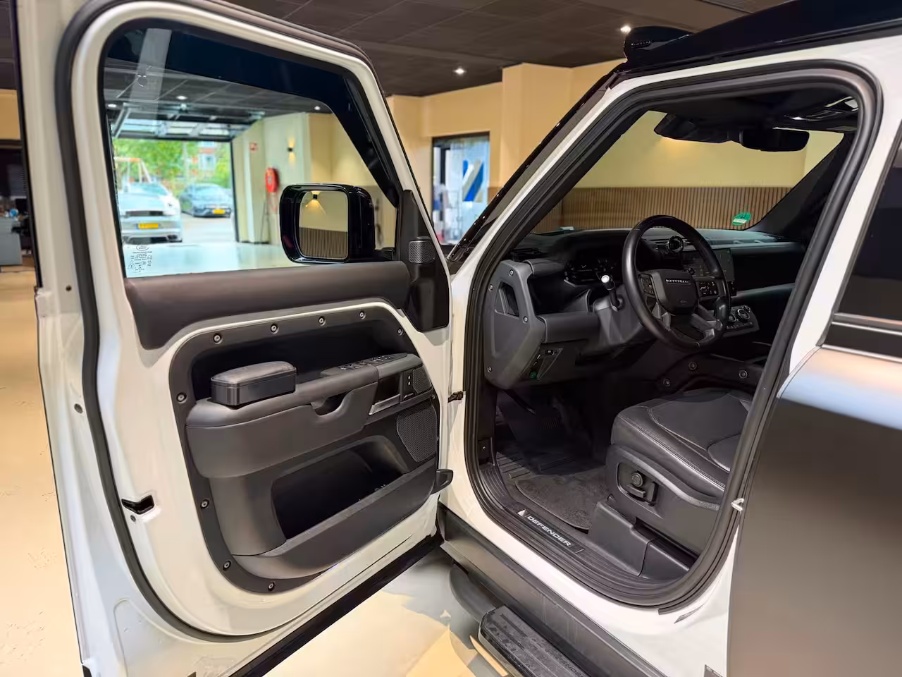 Land Rover Defender Hard Top 3.0 D200 110 MHEV X-Dynamic SE|Urban uitvoering|Pano|HSE|HUD|StandkachelKeyless|Memory|Mer