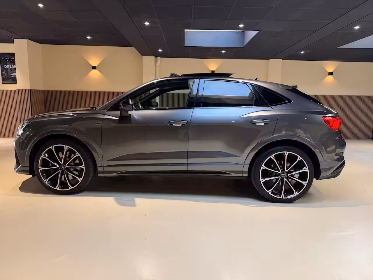 Audi RSQ3 Sportback 2.5 TFSI|Pano|RS Seats|Camera|Sonos|Matrix|Trekhaak