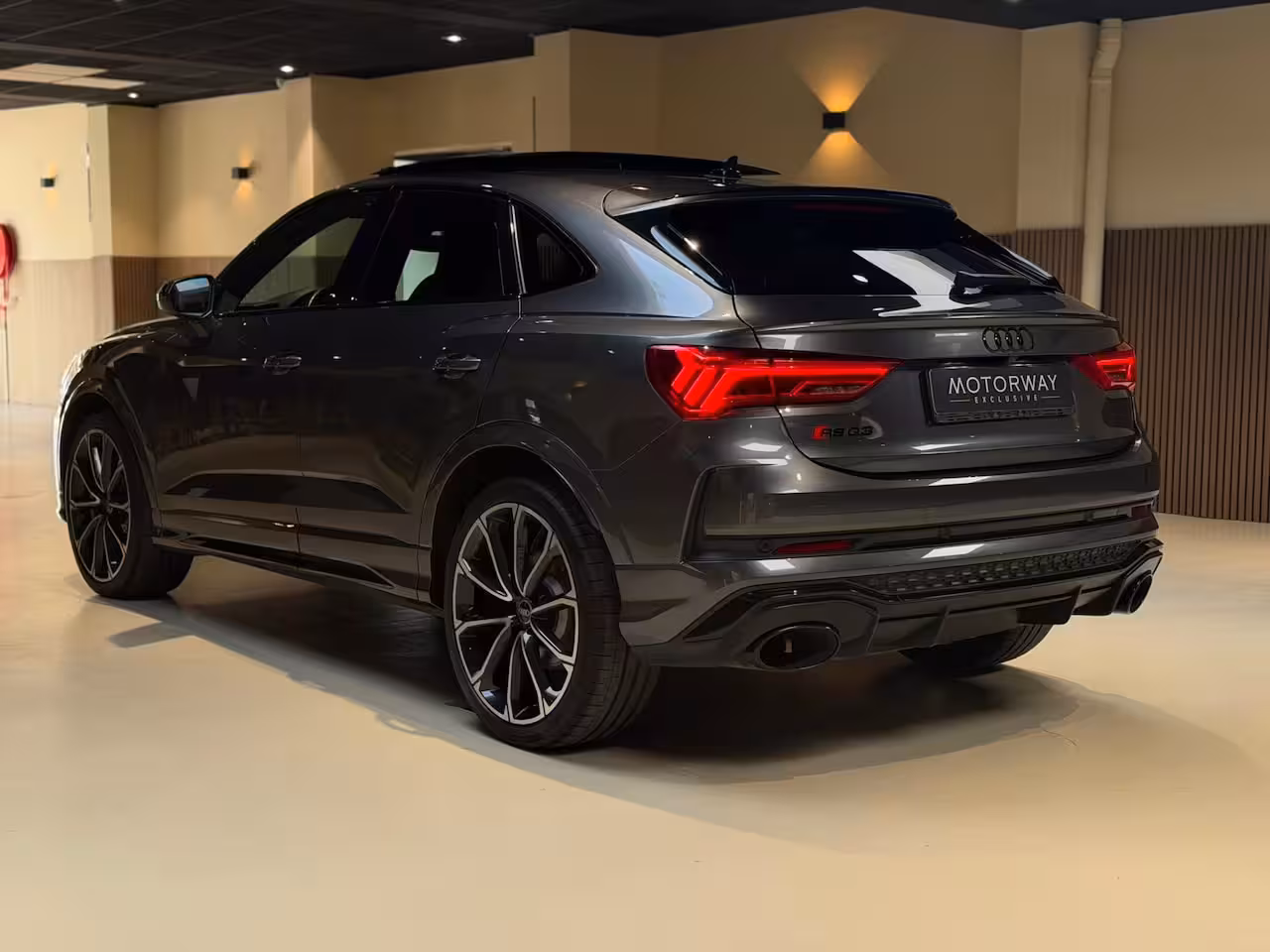 Audi RSQ3 Sportback 2.5 TFSI|Pano|RS Seats|Camera|Sonos|Matrix|Trekhaak