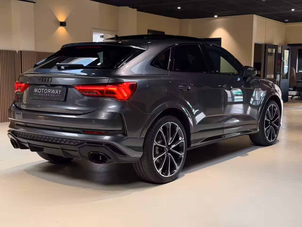 Audi RSQ3 Sportback 2.5 TFSI|Pano|RS Seats|Camera|Sonos|Matrix|Trekhaak