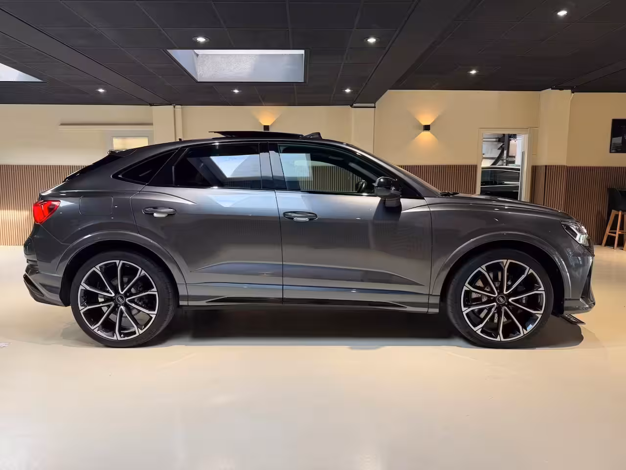 Audi RSQ3 Sportback 2.5 TFSI|Pano|RS Seats|Camera|Sonos|Matrix|Trekhaak
