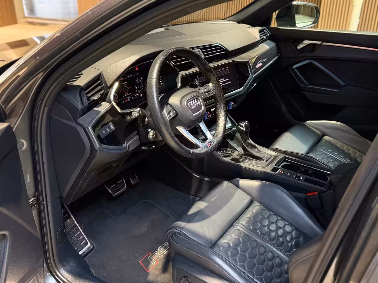Audi RSQ3 Sportback 2.5 TFSI|Pano|RS Seats|Camera|Sonos|Matrix|Trekhaak