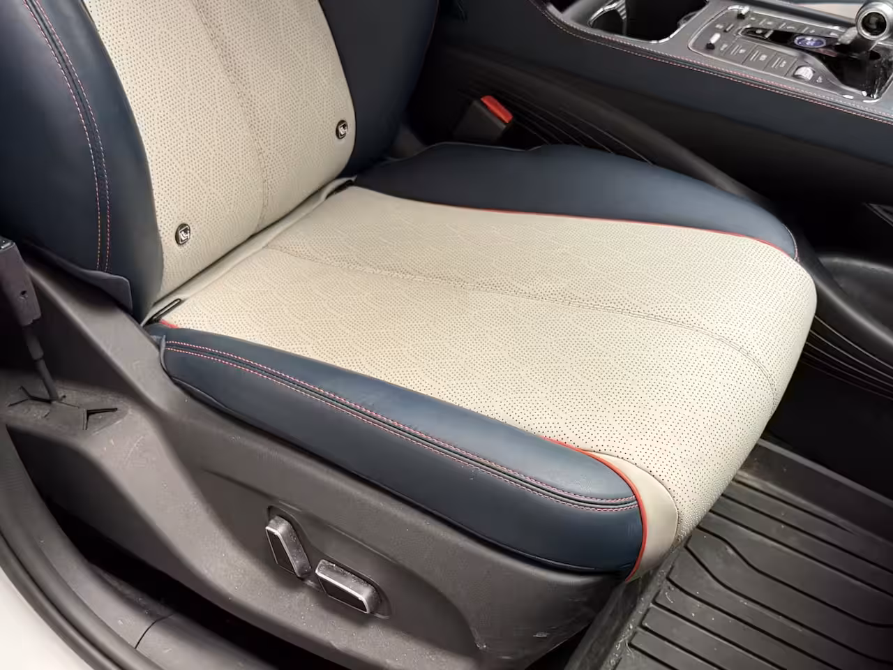 BYD Atto 3 (SOH 95%) DESIGN 60 kWh WLTP 420 KM * 45 STUKS OP VOORRAAD* APPLE CARPLAY/ ANDROID AUTO EL