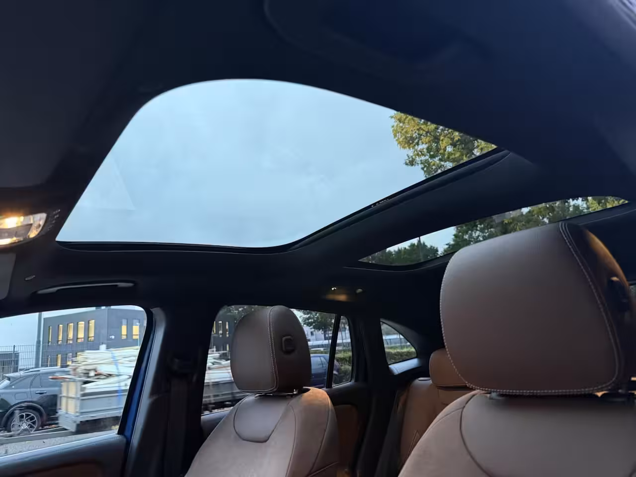 Mercedes-Benz GLA-Klasse 180 AMG Line MILD-HYBRID PANO LEER HEAD UP