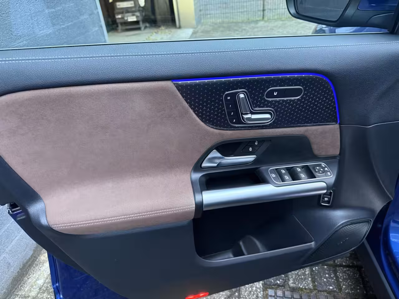 Mercedes-Benz GLA-Klasse 180 AMG Line MILD-HYBRID PANO LEER HEAD UP