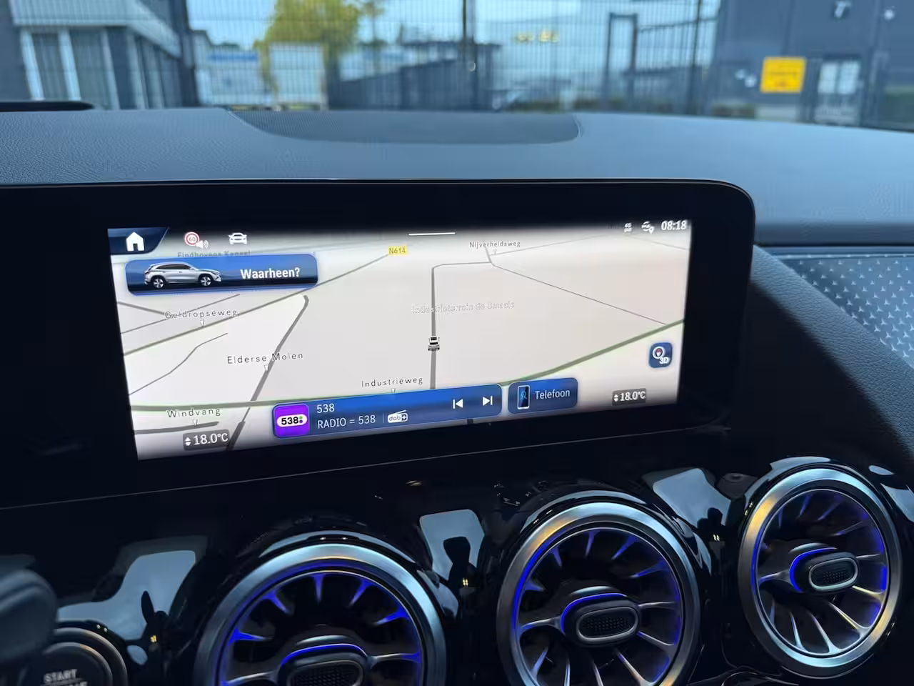 Mercedes-Benz GLA-Klasse 180 AMG Line MILD-HYBRID PANO LEER HEAD UP