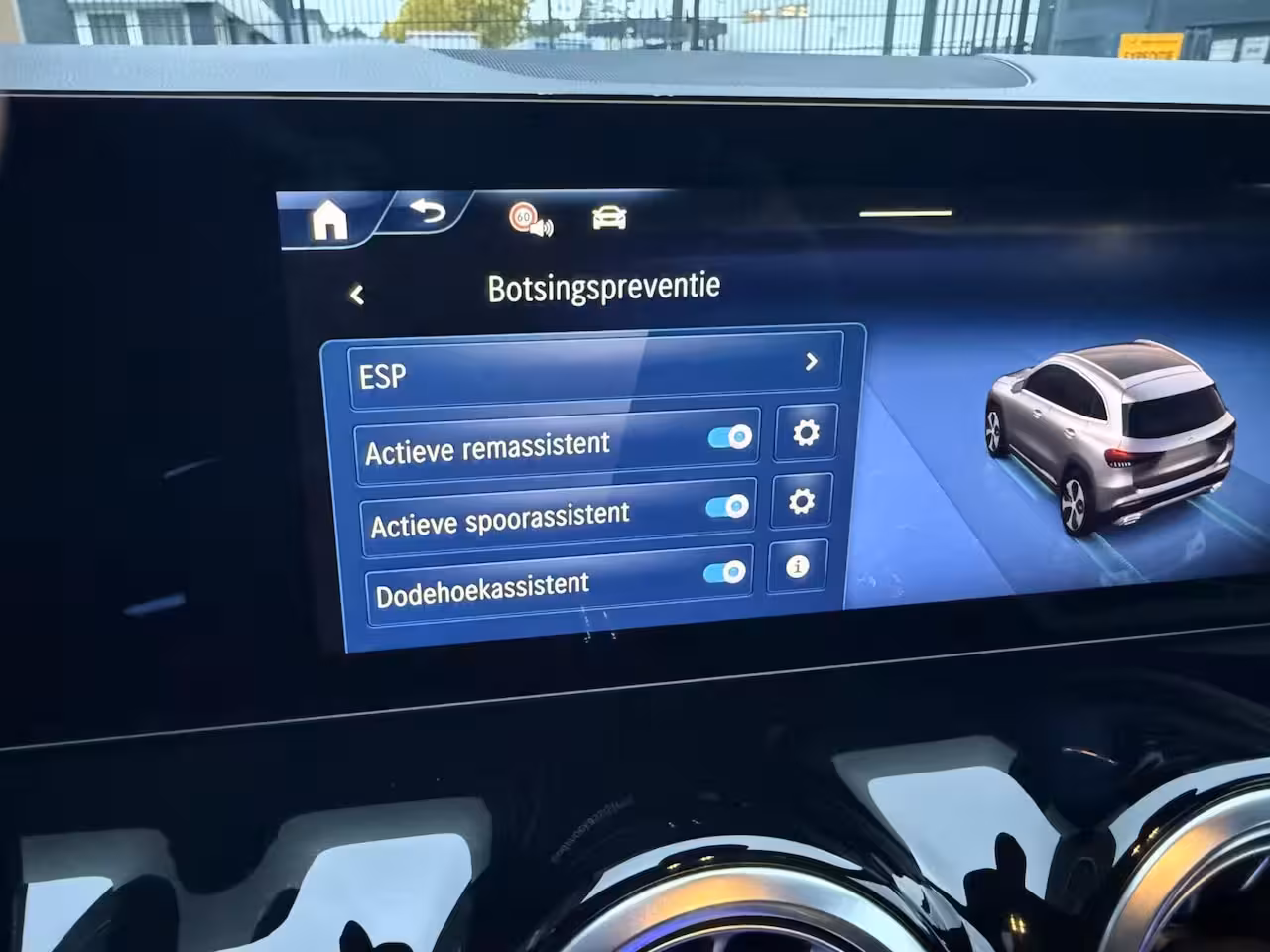 Mercedes-Benz GLA-Klasse 180 AMG Line MILD-HYBRID PANO LEER HEAD UP