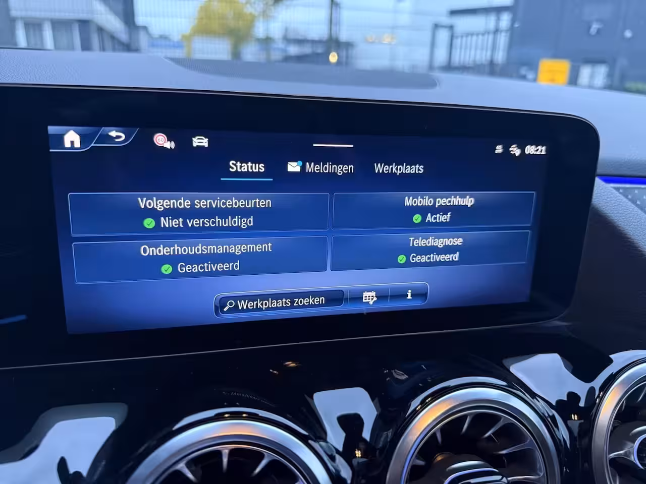 Mercedes-Benz GLA-Klasse 180 AMG Line MILD-HYBRID PANO LEER HEAD UP