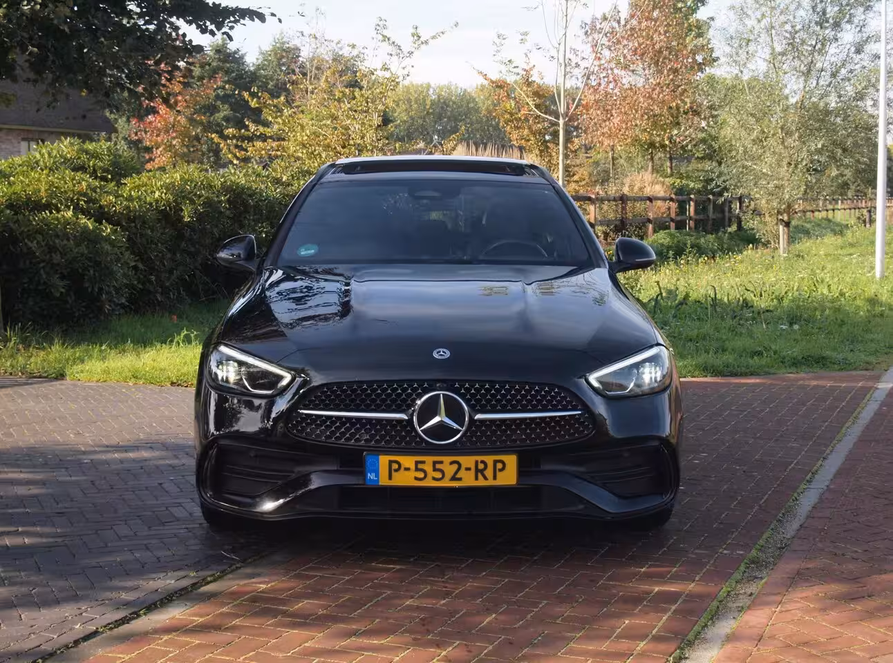 Mercedes-Benz C-klasse Estate 300 e AMG Line | Panoramadak | AMG-Pakket | Night Pack | Burmester | Camera | Sfeerverlich