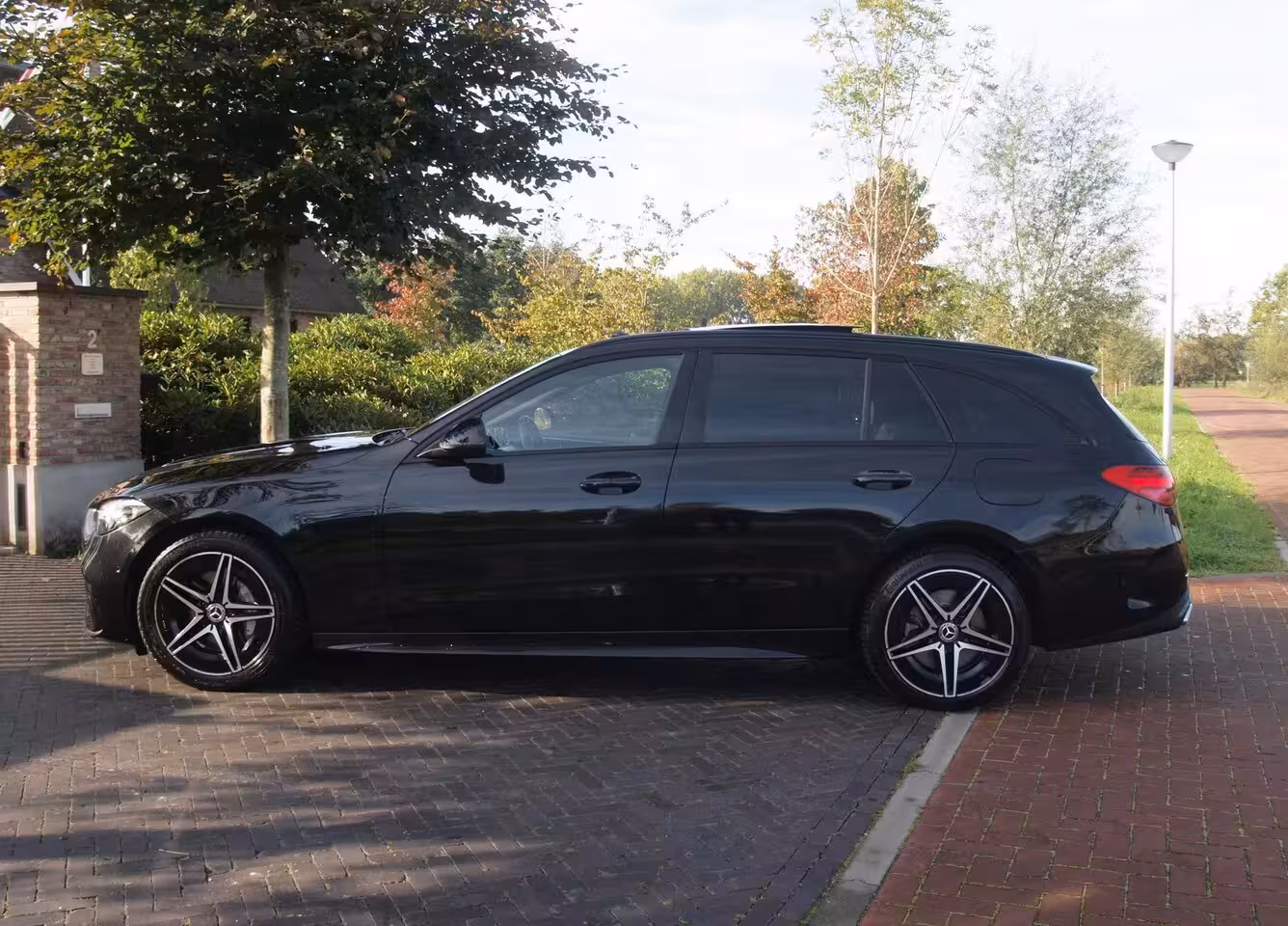 Mercedes-Benz C-klasse Estate 300 e AMG Line | Panoramadak | AMG-Pakket | Night Pack | Burmester | Camera | Sfeerverlich