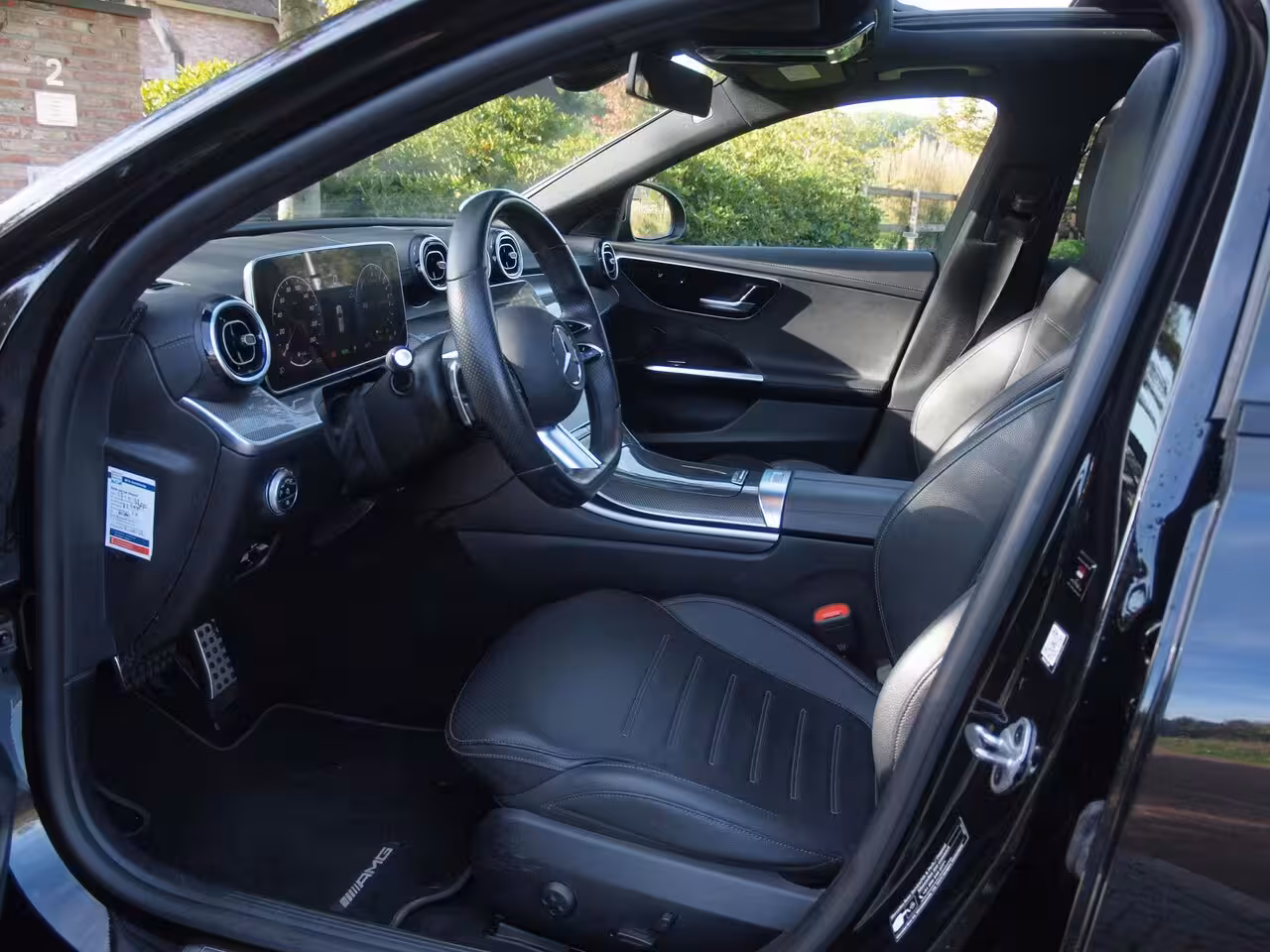 Mercedes-Benz C-klasse Estate 300 e AMG Line | Panoramadak | AMG-Pakket | Night Pack | Burmester | Camera | Sfeerverlich