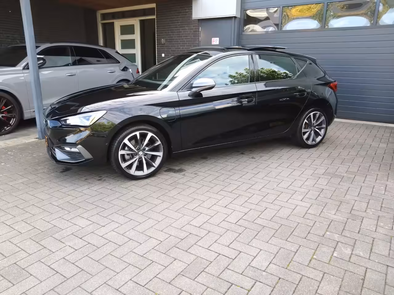 Seat Leon 1.4 TSI eHybrid PHEV FR Business Intense 1e eigenaar! *Panorama dak * Allseason banden *