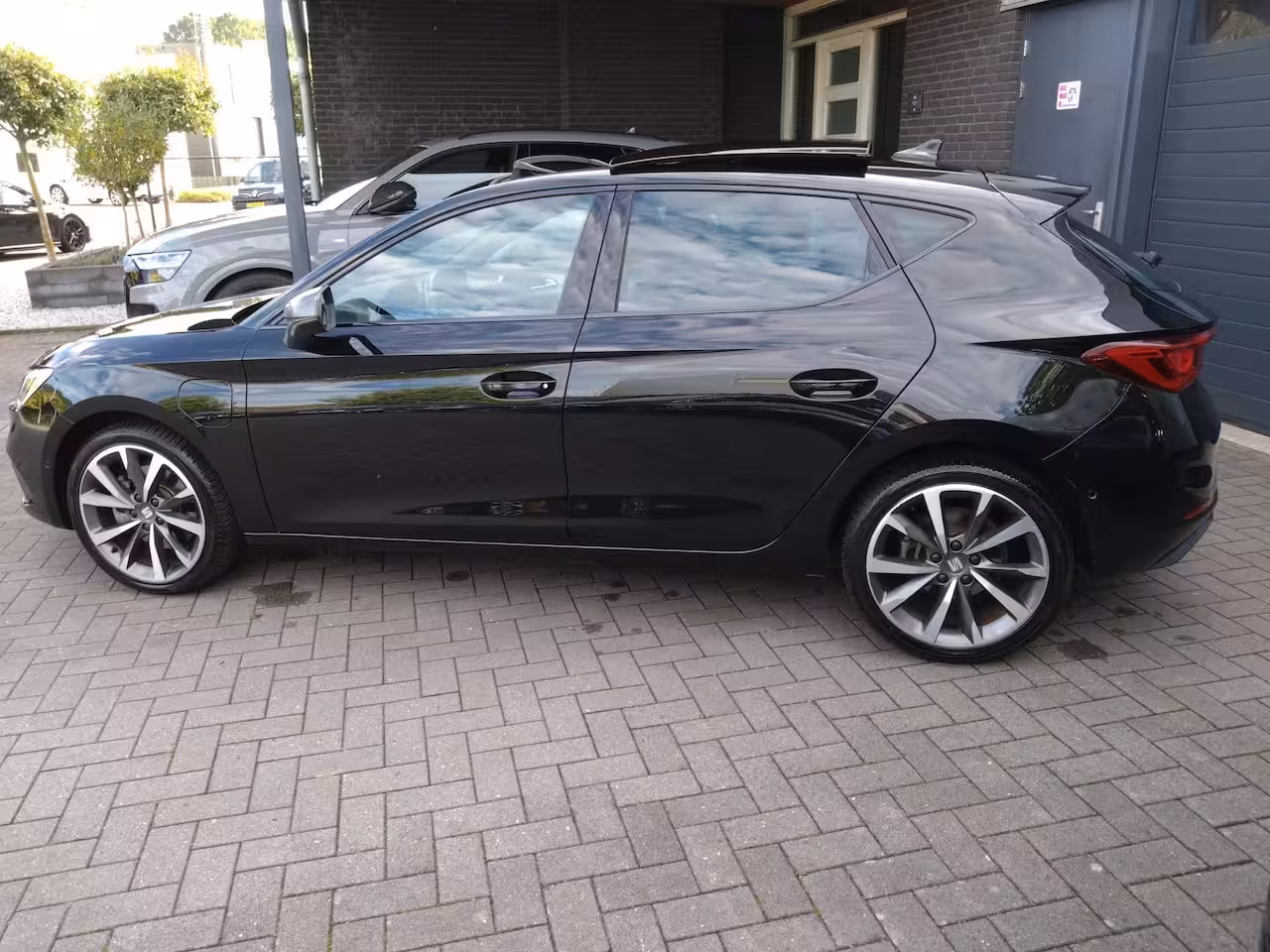 Seat Leon 1.4 TSI eHybrid PHEV FR Business Intense 1e eigenaar! *Panorama dak * Allseason banden *