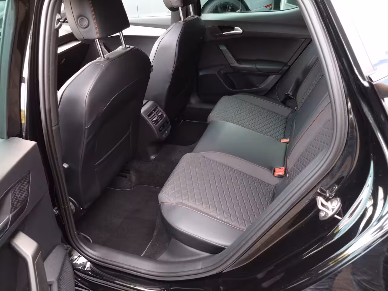 Seat Leon 1.4 TSI eHybrid PHEV FR Business Intense 1e eigenaar! *Panorama dak * Allseason banden *