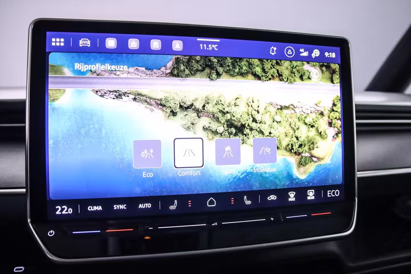 Volkswagen ID. Buzz Pro Bulli 286pk 86kWh LWB 7p. | Trekhaak | 20" | LED-matrix | 360gr Camera | AssistentiePl