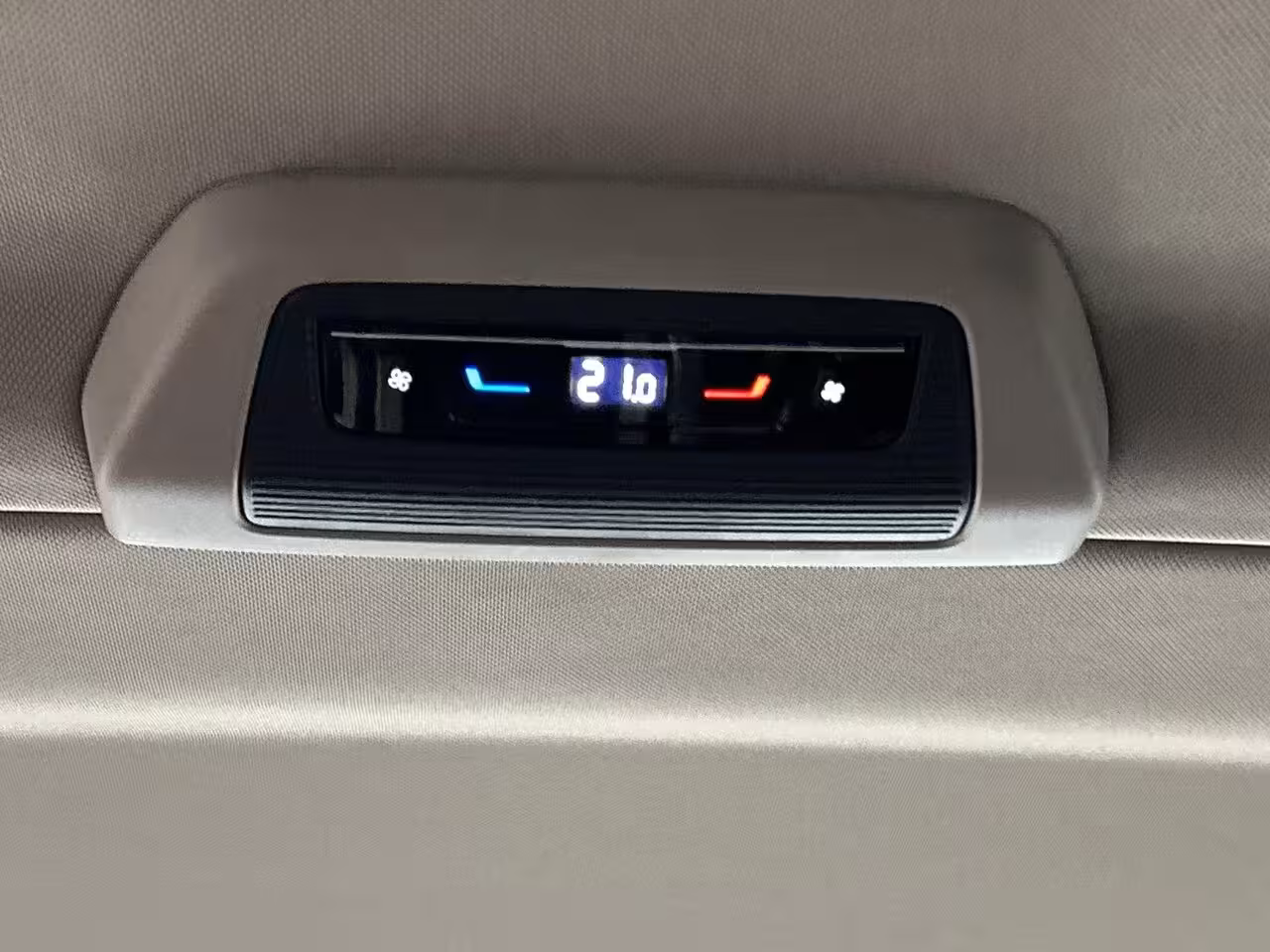 Volkswagen Multivan 1.5 TSI 245pk DSG eHybrid L2 4Motion | Incl. BTW/BPM | 7 persoons vis-a-vis | Adaptive-cru