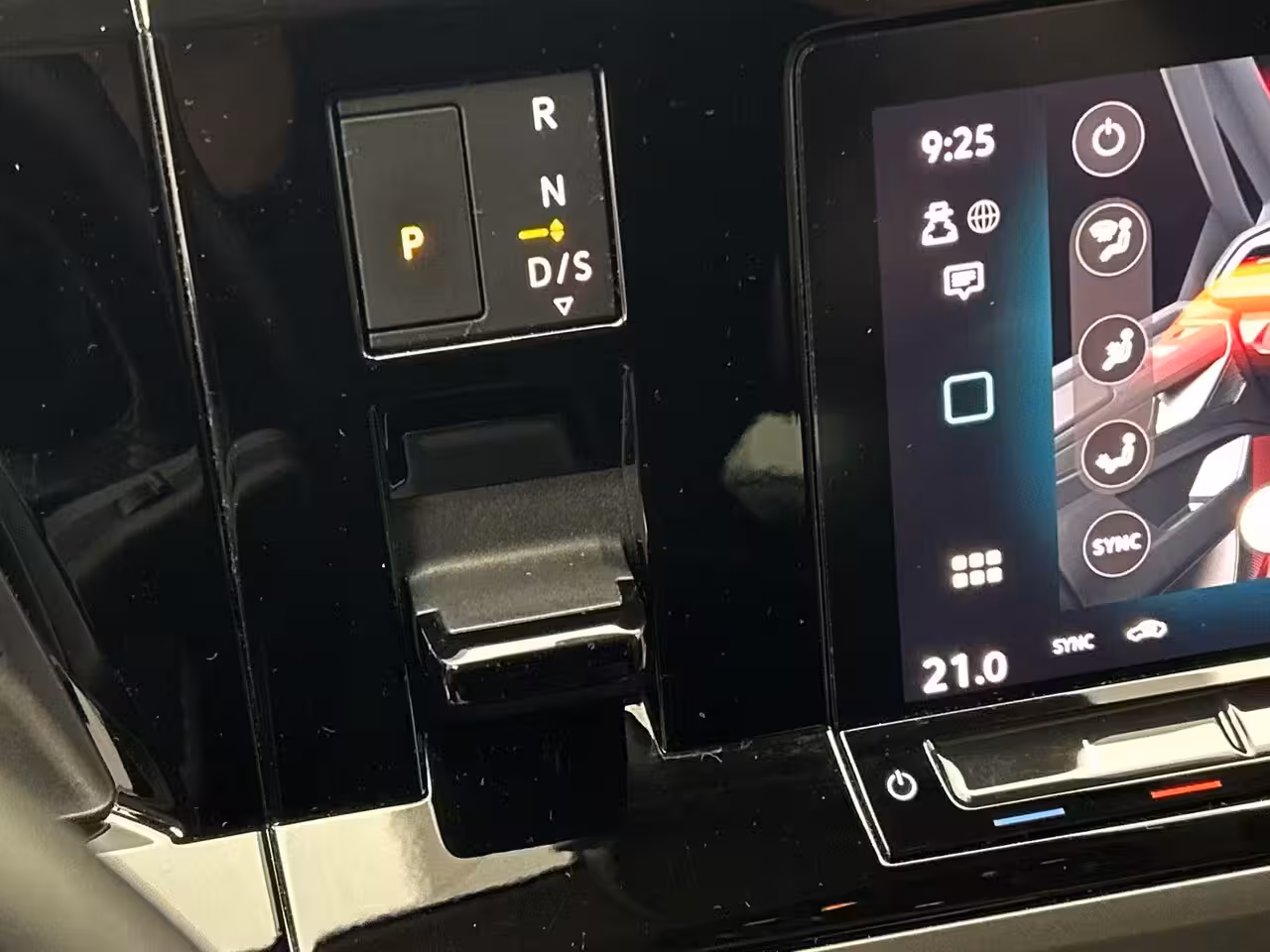 Volkswagen Multivan 1.5 TSI 245pk DSG eHybrid L2 4Motion | Incl. BTW/BPM | 7 persoons vis-a-vis | Adaptive-cru