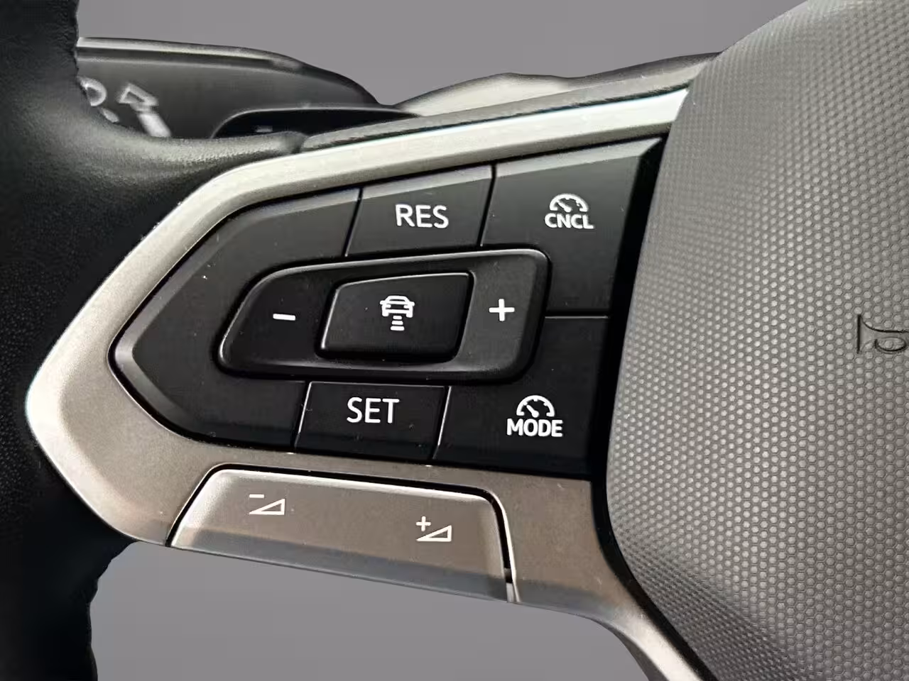 Volkswagen Multivan 1.5 TSI 245pk DSG eHybrid L2 4Motion | Incl. BTW/BPM | 7 persoons vis-a-vis | Adaptive-cru
