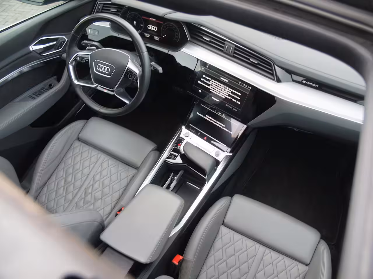 Audi e-tron Sportback 55 quattro S edition 95 kWh | SOH 92% | S-Line Stoelen | Panoramadak | Bang & Olufsen | Ca