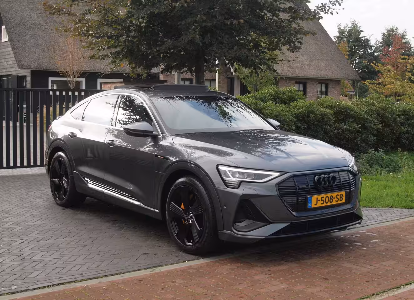 Audi e-tron Sportback 55 quattro S edition 95 kWh | SOH 92% | S-Line Stoelen | Panoramadak | Bang & Olufsen | Ca