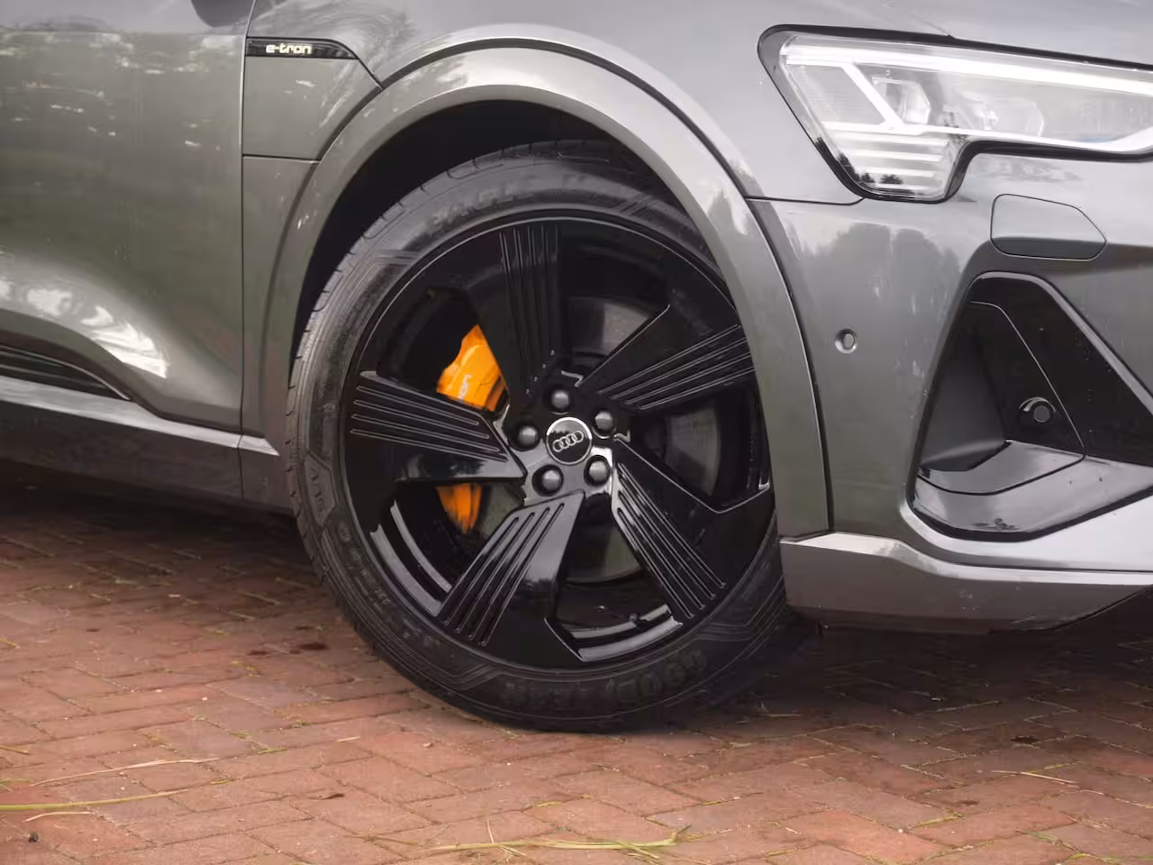 Audi e-tron Sportback 55 quattro S edition 95 kWh | SOH 92% | S-Line Stoelen | Panoramadak | Bang & Olufsen | Ca