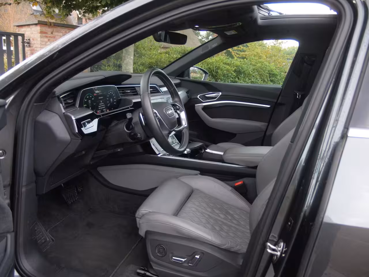 Audi e-tron Sportback 55 quattro S edition 95 kWh | SOH 92% | S-Line Stoelen | Panoramadak | Bang & Olufsen | Ca