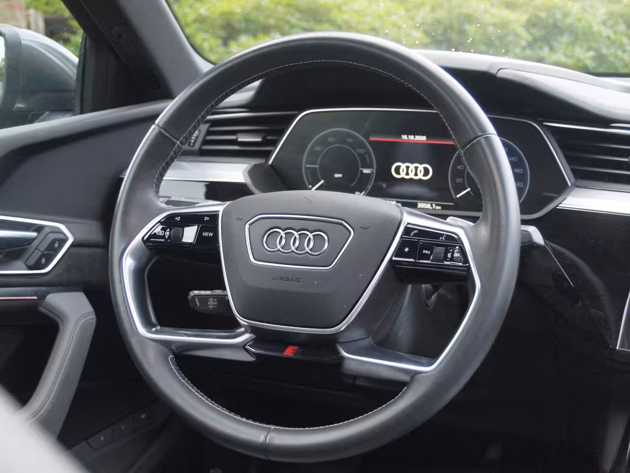 Audi e-tron Sportback 55 quattro S edition 95 kWh | SOH 92% | S-Line Stoelen | Panoramadak | Bang & Olufsen | Ca