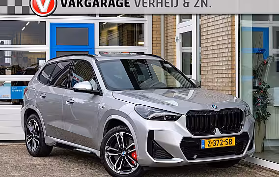 BMW X1 SDrive18i M-Sport PRO Massage Stoel|Camera|CarPlay|Navi|Live Cockpit Pro|Cruise|Clima|Shad