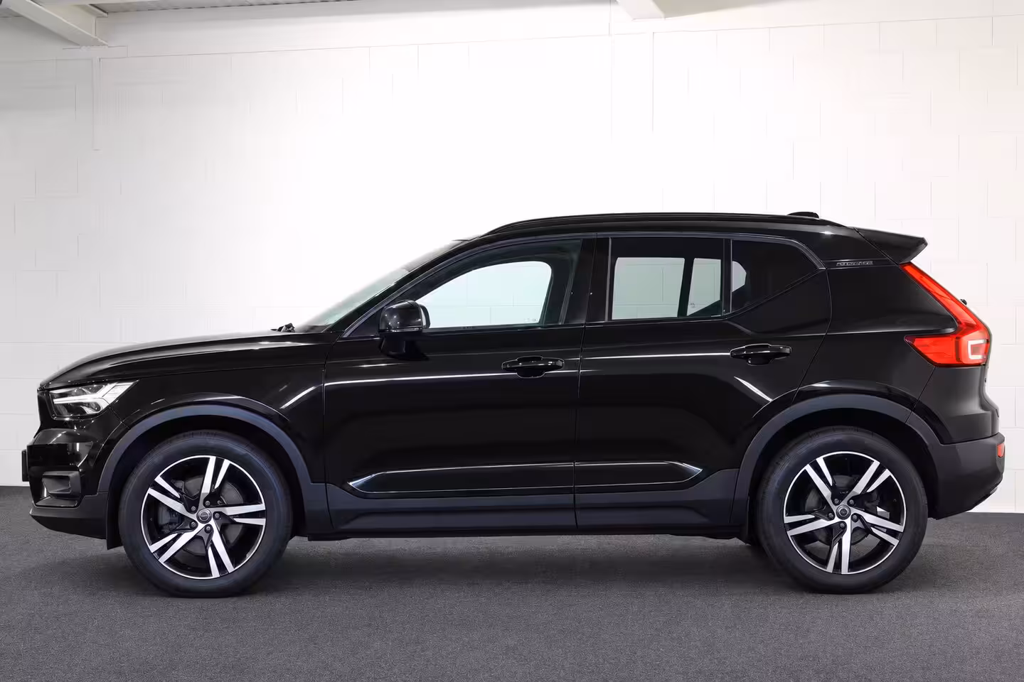 Volvo XC40 1.5 T5 Recharge | R Design | H/K | PANO | 360CAM