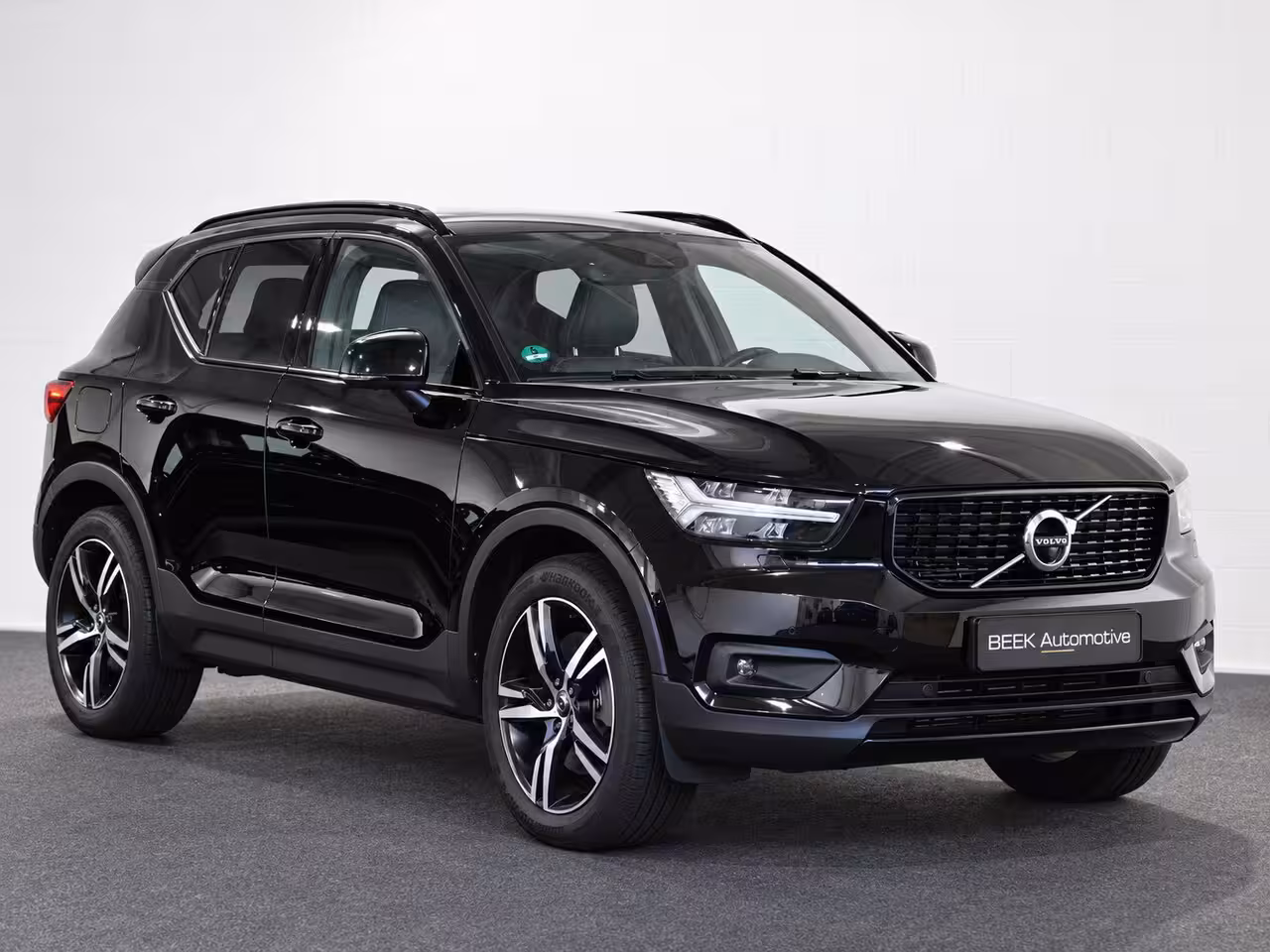 Volvo XC40 1.5 T5 Recharge | R Design | H/K | PANO | 360CAM