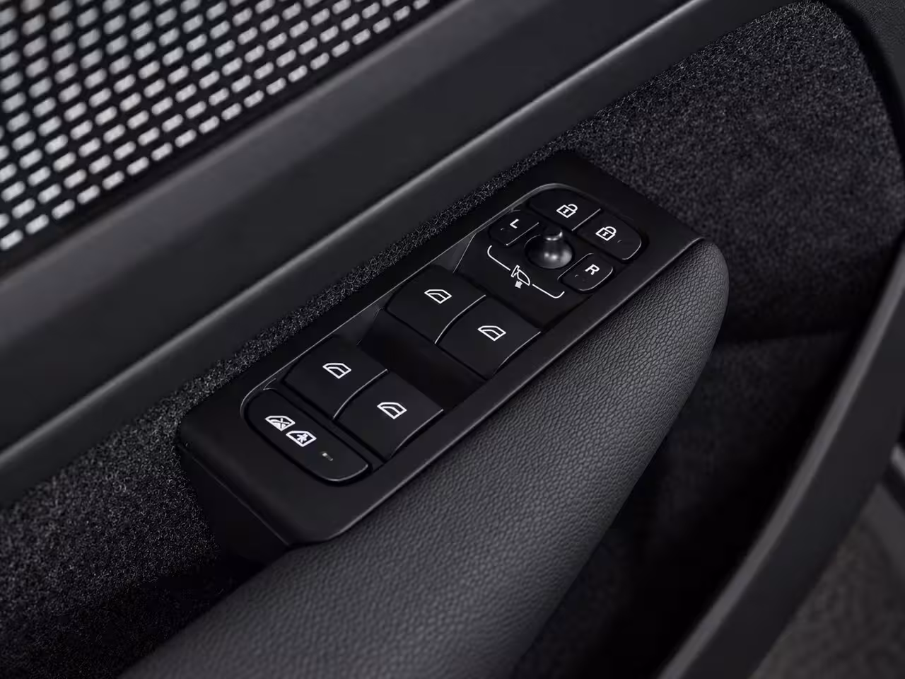 Volvo XC40 1.5 T5 Recharge | R Design | H/K | PANO | 360CAM