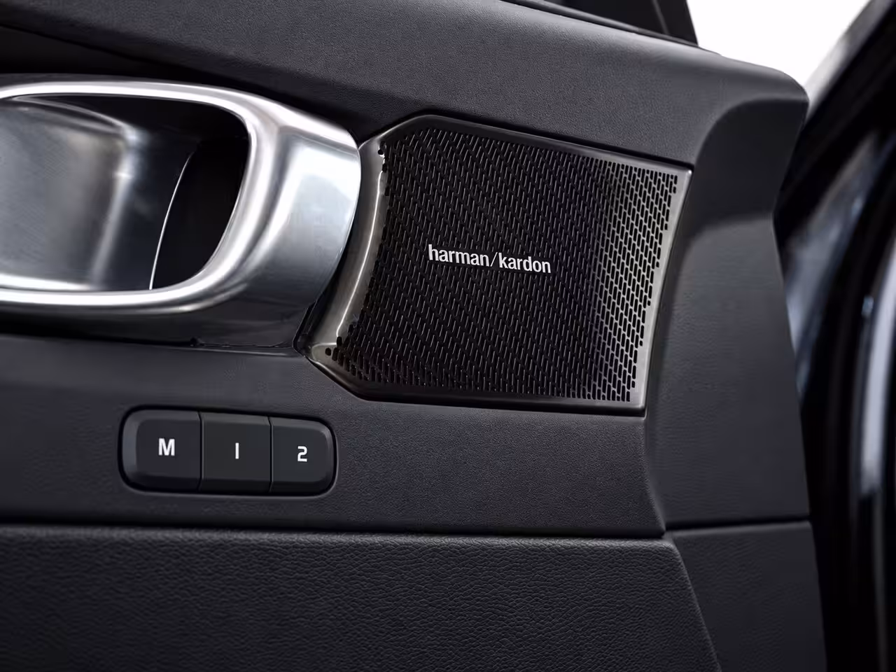 Volvo XC40 1.5 T5 Recharge | R Design | H/K | PANO | 360CAM